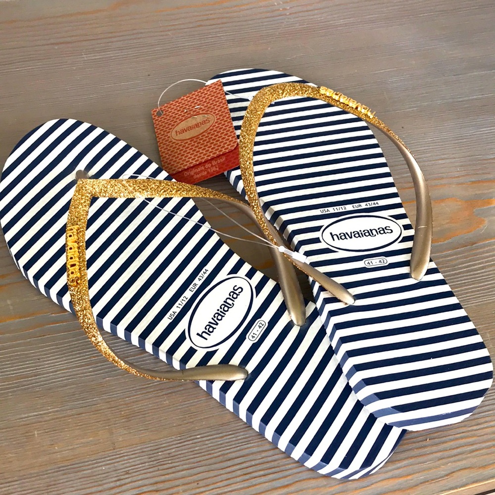 Beautiful Navy & Gold Havaianas NWT 41-42